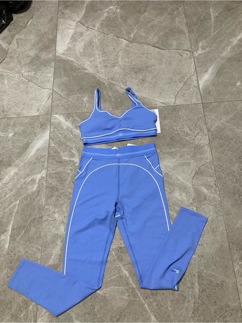 ALO Yoga Periwinkle Blue Seamless Sports Bra & Leggings Set - Picture 1 of 5
